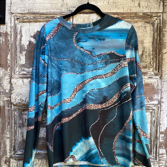 Wave Pattern Long Sleeve Top - Picture 3 of 5